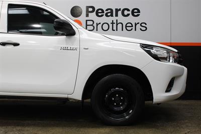 2022 Toyota Hilux - Thumbnail