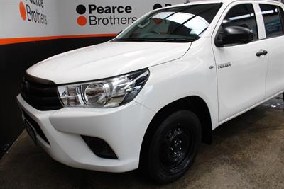 2022 Toyota Hilux - Thumbnail