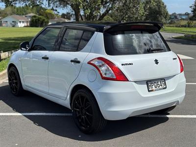 2014 Suzuki Swift - Thumbnail