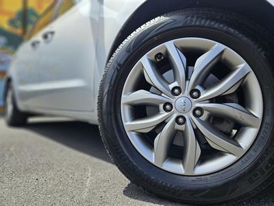 2020 Kia Carnival - Thumbnail