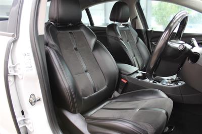 2016 Holden Commodore - Thumbnail