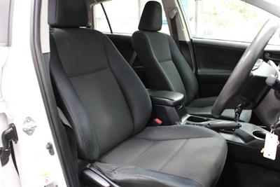 2015 Toyota RAV4 - Thumbnail