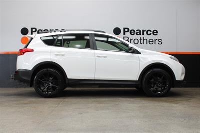 2015 Toyota RAV4 - Thumbnail