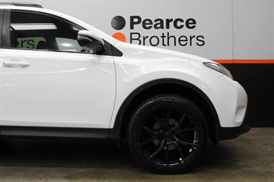 2015 Toyota RAV4 - Thumbnail