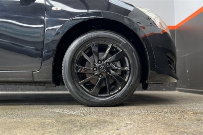 2013 Nissan Pulsar - Thumbnail