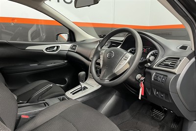 2013 Nissan Pulsar - Thumbnail