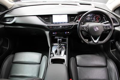 2019 Holden Commodore - Thumbnail