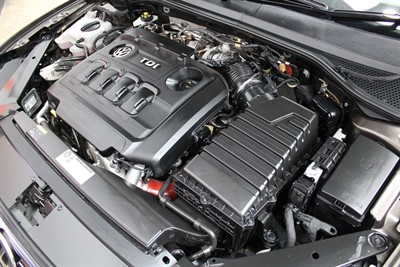 2015 Volkswagen Passat - Thumbnail