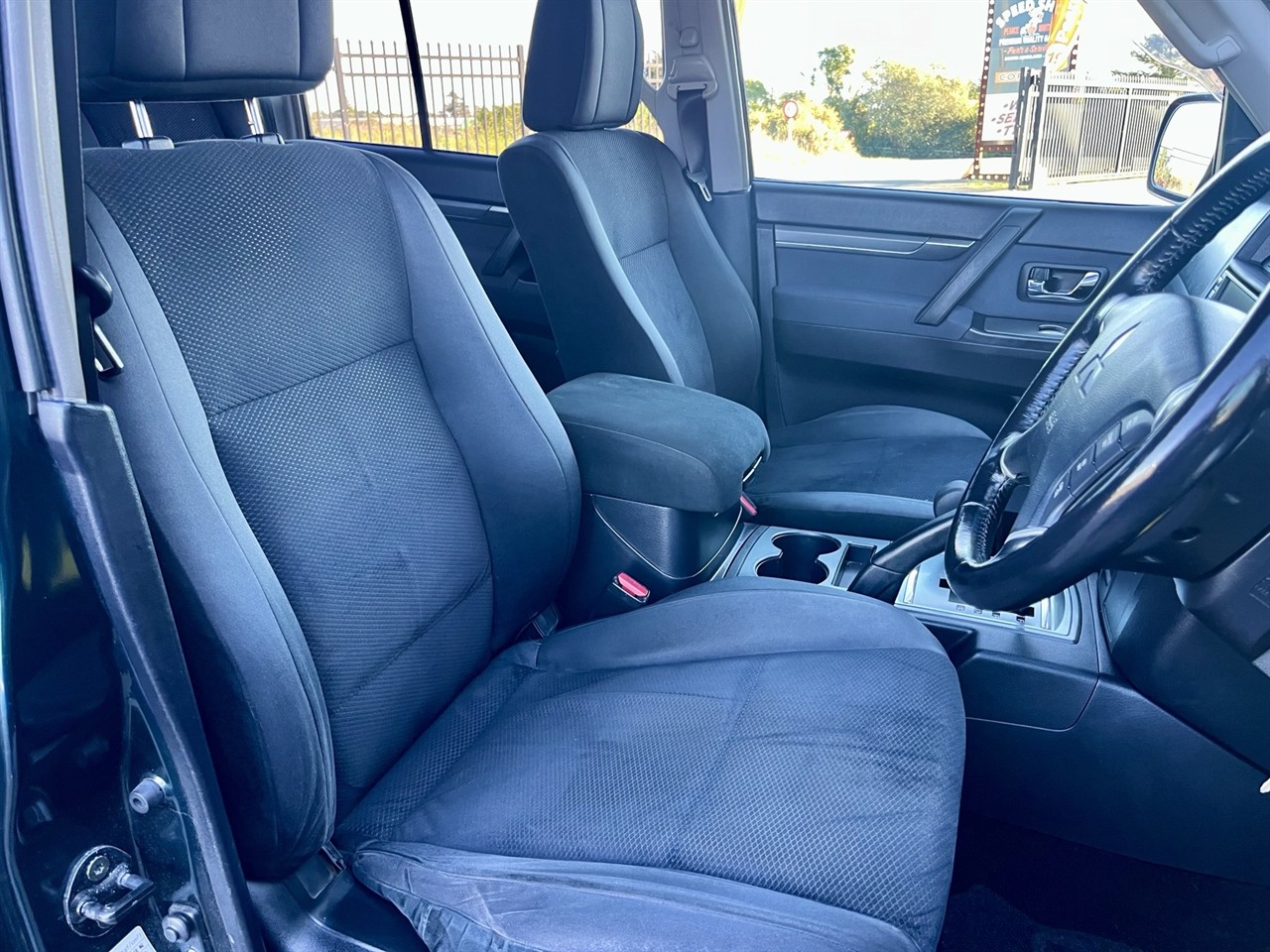 2006 Mitsubishi Pajero