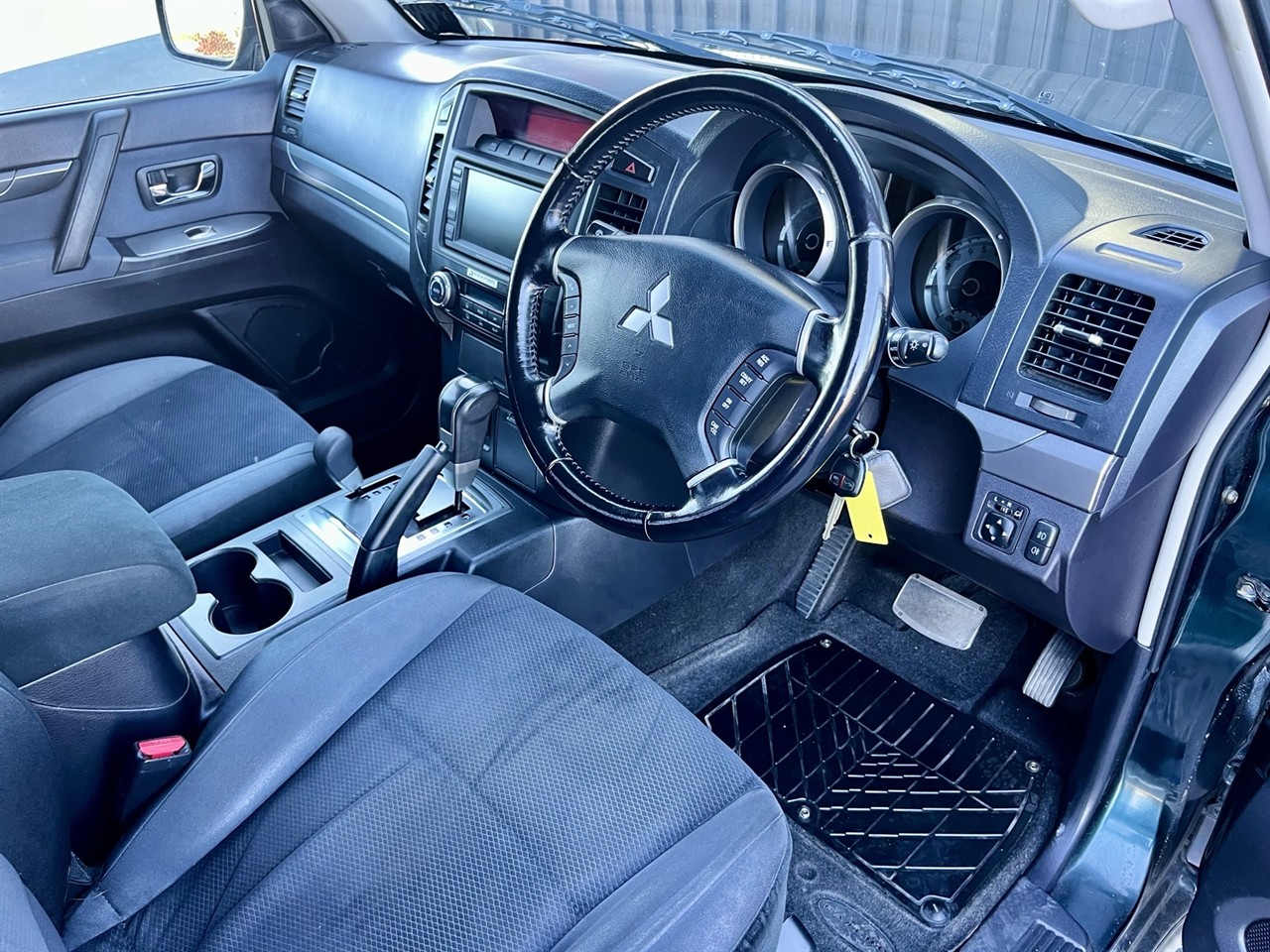 2006 Mitsubishi Pajero