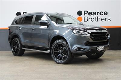 2021 Isuzu Mu-X - Thumbnail