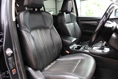 2021 Isuzu Mu-X - Thumbnail