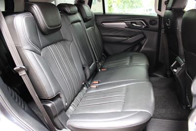 2021 Isuzu Mu-X - Thumbnail