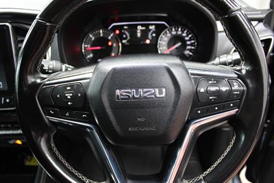 2021 Isuzu Mu-X - Thumbnail