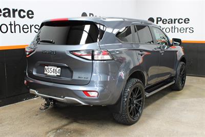 2021 Isuzu Mu-X - Thumbnail