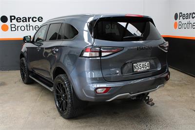 2021 Isuzu Mu-X - Thumbnail
