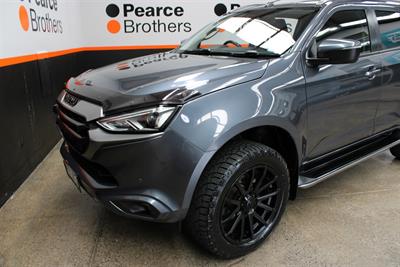 2021 Isuzu Mu-X - Thumbnail