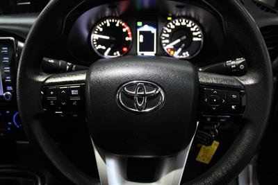 2021 Toyota Hilux - Thumbnail