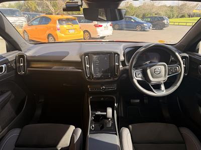 2022 Volvo C40 - Thumbnail