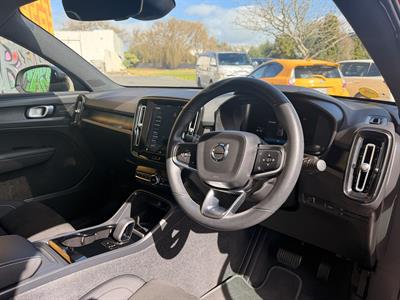 2022 Volvo C40 - Thumbnail