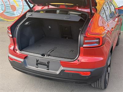 2022 Volvo C40 - Thumbnail