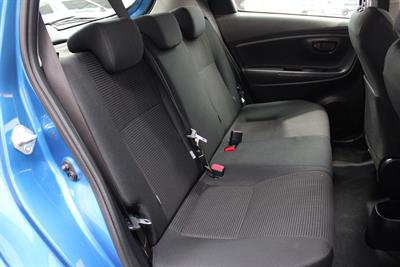 2017 Toyota YARIS - Thumbnail