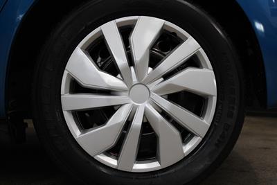 2017 Toyota YARIS - Thumbnail