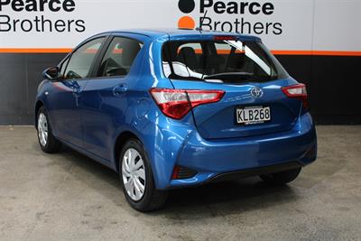 2017 Toyota YARIS - Thumbnail