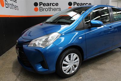 2017 Toyota YARIS - Thumbnail