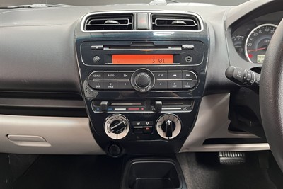 2016 Mitsubishi MIRAGE - Thumbnail