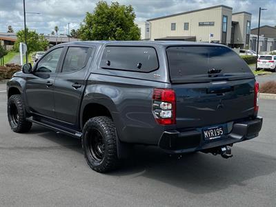 2020 Mitsubishi Triton - Thumbnail