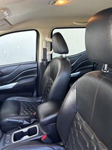2021 Nissan Navara - Thumbnail