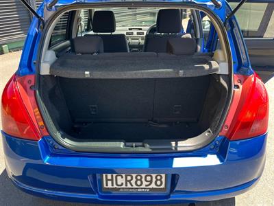 2005 Suzuki Swift - Thumbnail