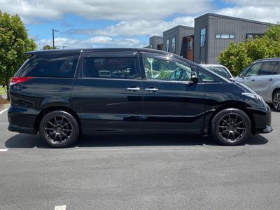 2015 Toyota Estima - Thumbnail