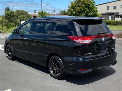 2015 Toyota Estima - Thumbnail