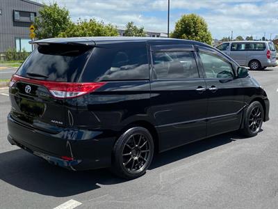 2015 Toyota Estima - Thumbnail