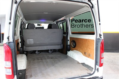 2014 Toyota Hiace - Thumbnail