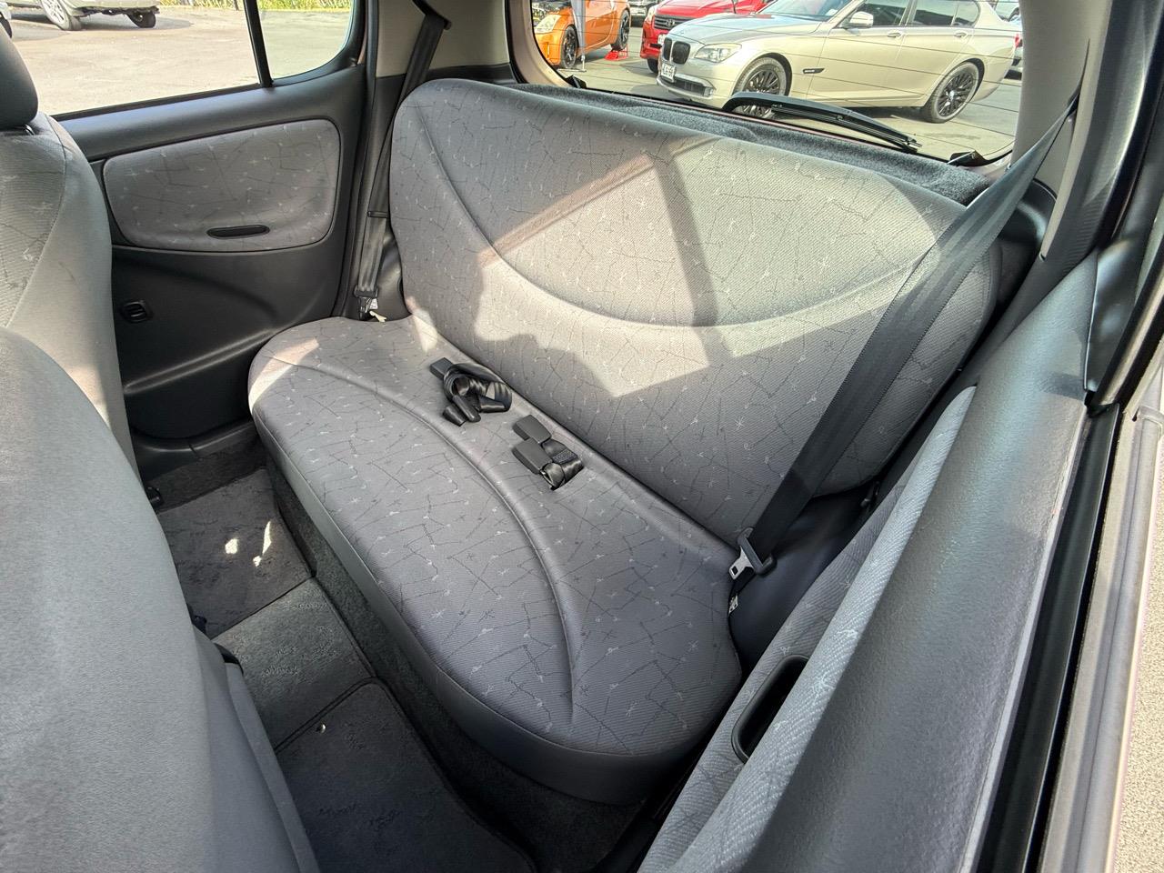 2000 Toyota Vitz