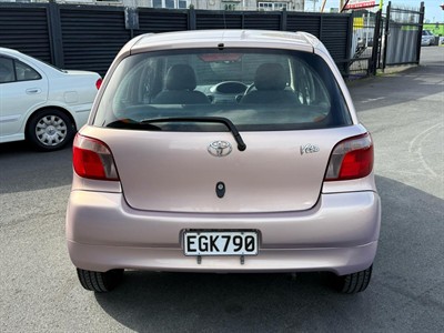2000 Toyota Vitz - Thumbnail