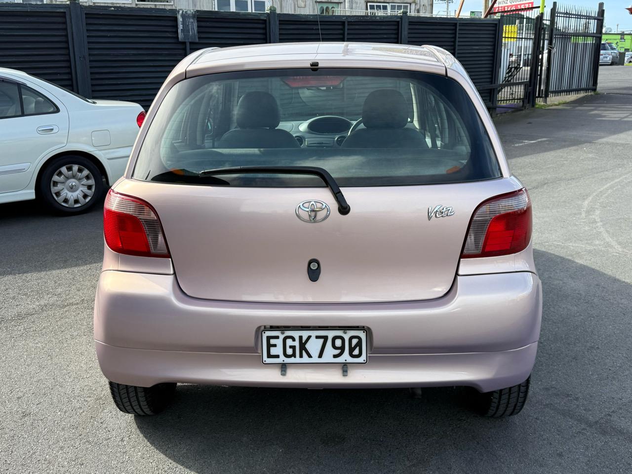 2000 Toyota Vitz