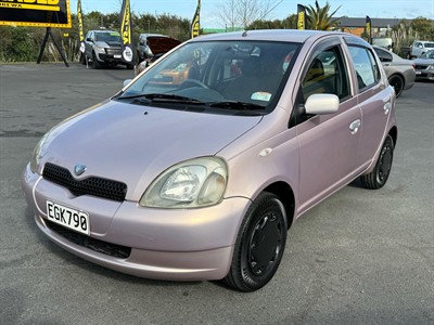 2000 Toyota Vitz - Thumbnail