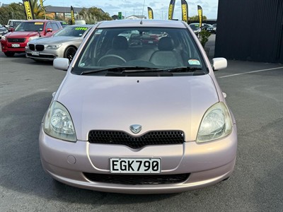 2000 Toyota Vitz - Thumbnail