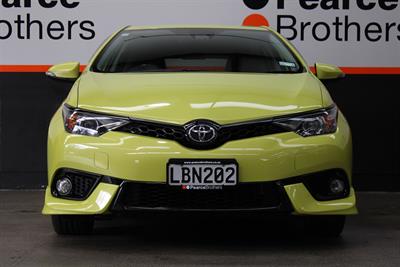 2017 Toyota Corolla - Thumbnail