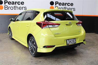 2017 Toyota Corolla - Thumbnail