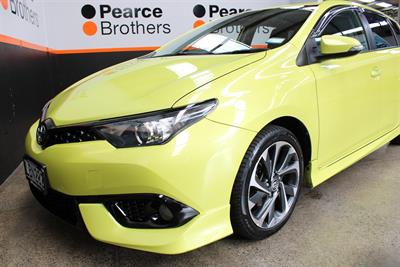 2017 Toyota Corolla - Thumbnail