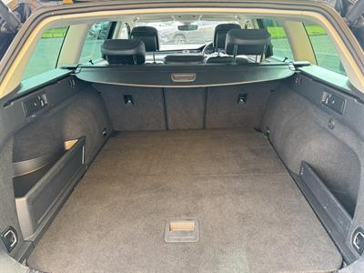 2017 Volkswagen Passat - Thumbnail