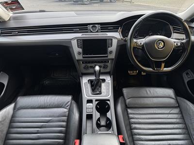2017 Volkswagen Passat - Thumbnail