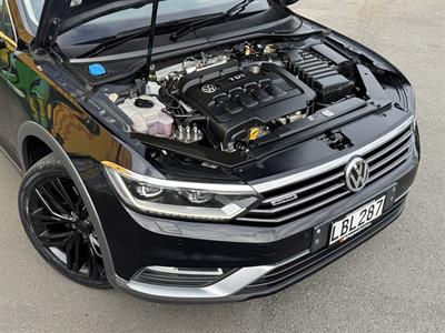 2017 Volkswagen Passat - Thumbnail