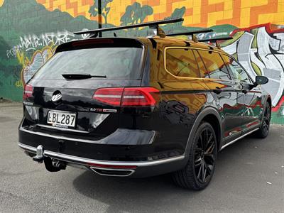 2017 Volkswagen Passat - Thumbnail