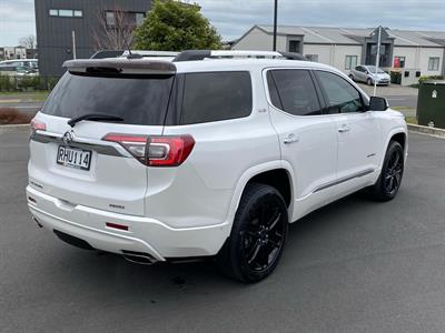 2018 Holden Acadia - Thumbnail